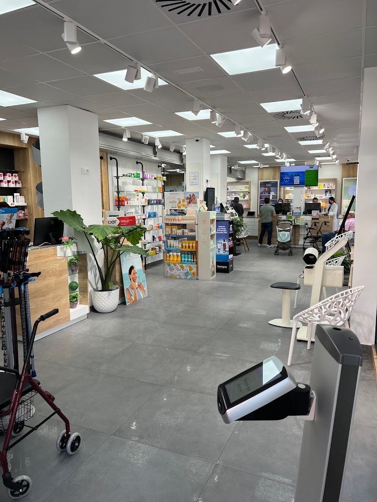 Farmacia Alpajes — Del propietario
