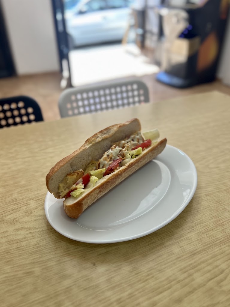 DON BOCADILLO Y SUS SALSAS — Comida y bebida