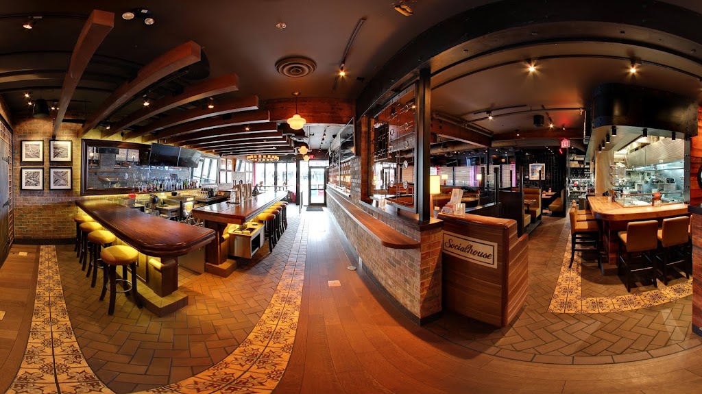 Browns Socialhouse Upper Lonsdale in North-Vancouver
