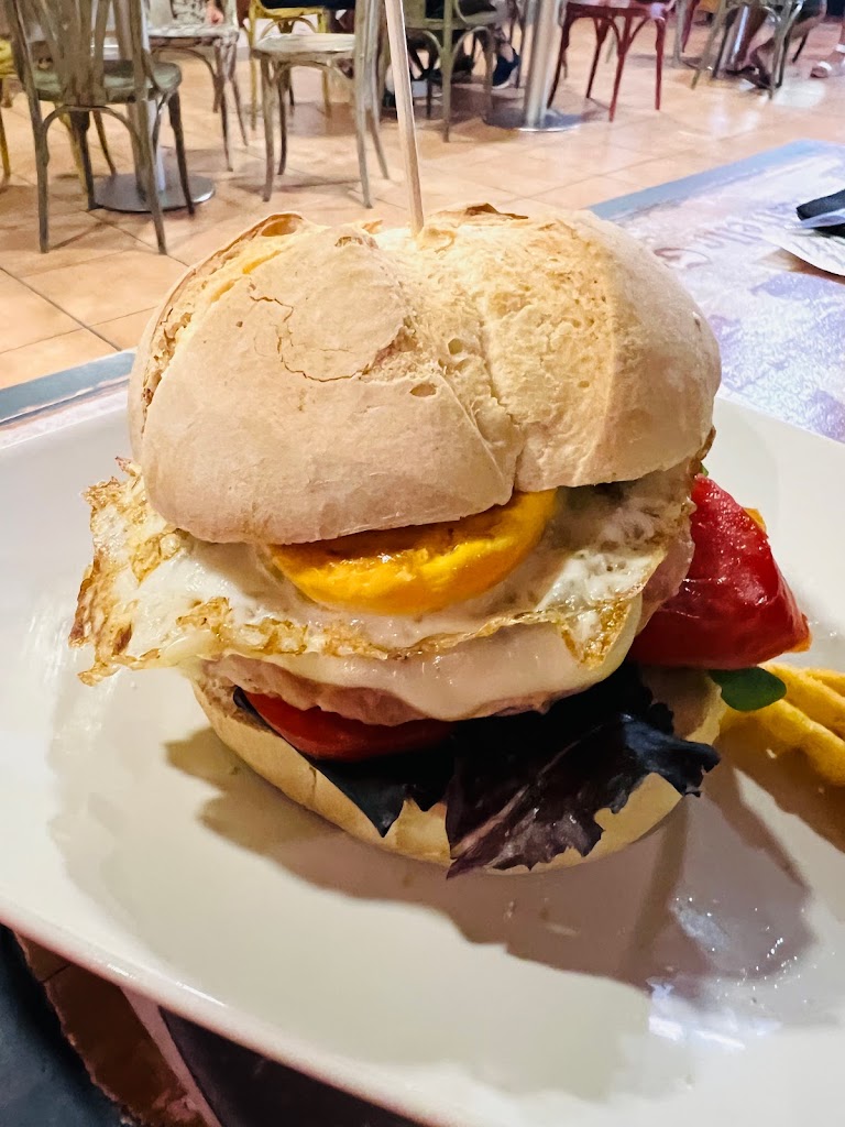 Bar restaurante Nou Celler — Comida y bebida