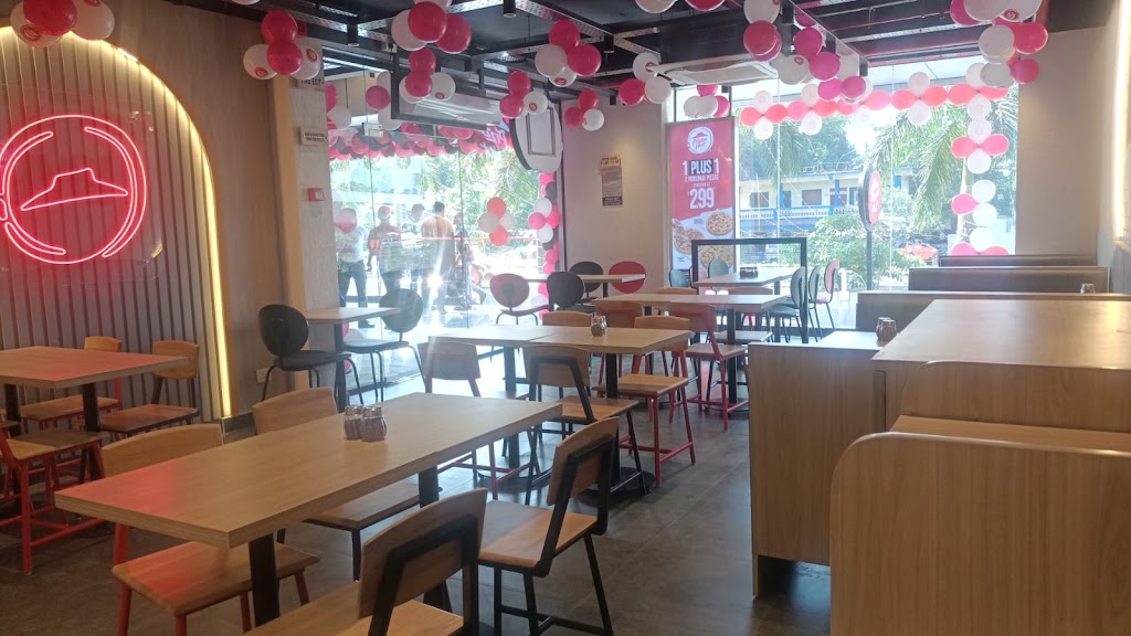 Pizza Hut Edifice Mall Silvassa