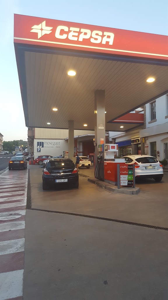 Estacion de servicio Cepsa Murria Hermanos — Exterior