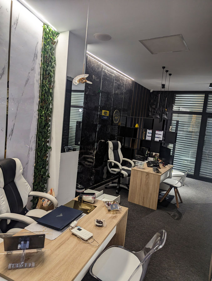 Horus Motors by Ernest Matas — Interior