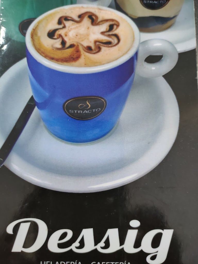 Dessig Cafeteria — Comida y bebida