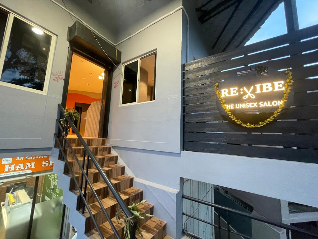 Revibe The Unisex Salon
