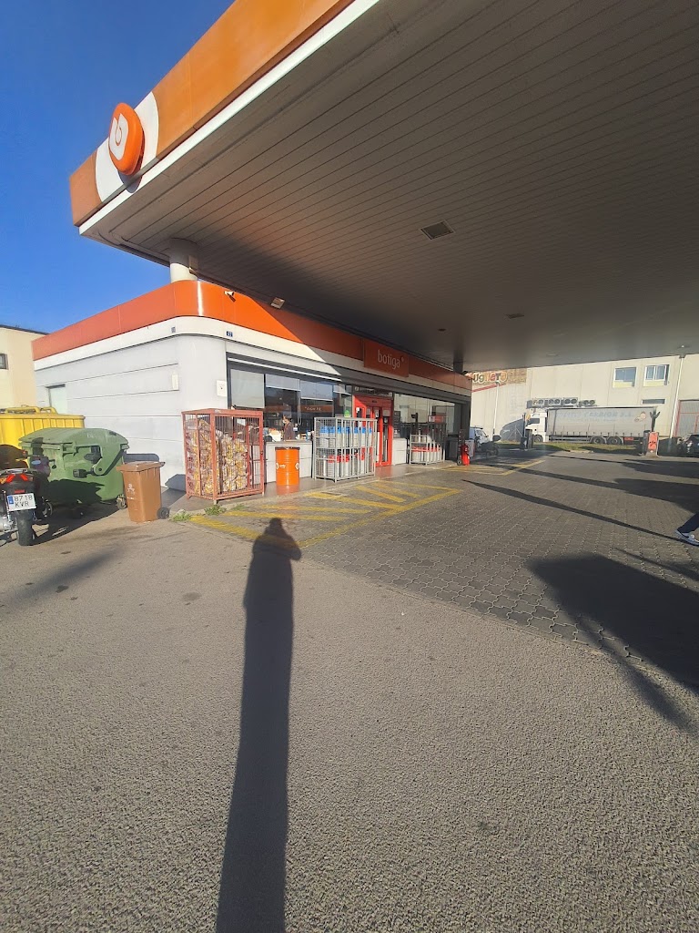 Estacio Oberta — Estacion de servicio
