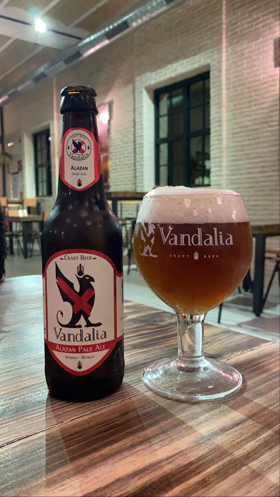 Vandalia cervezas artesanas. — Comida y bebida