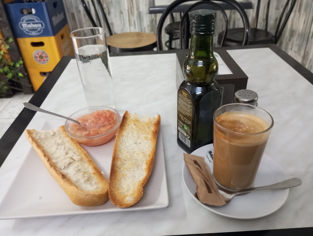 Bar - Cafeteria Marbella Casa Isabelita — Comida y bebida