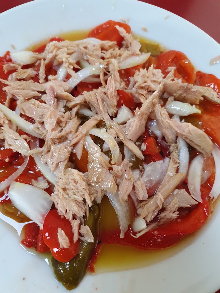 Cafe Bar Invarsa — Comida y bebida