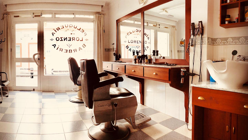Peluqueria Lorenzo Barberia — Interior