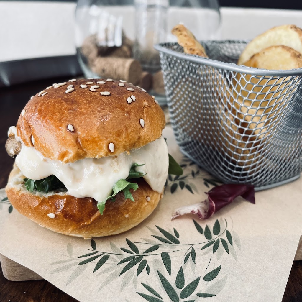 Restaurante La Tintilla — Comida y bebida