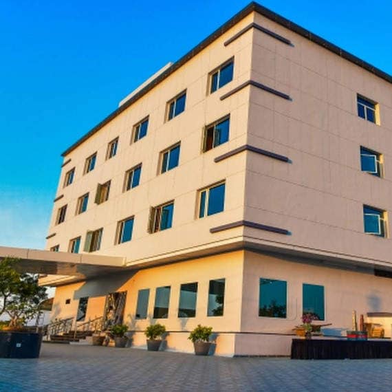 Vadpadraka Hotel And Resort