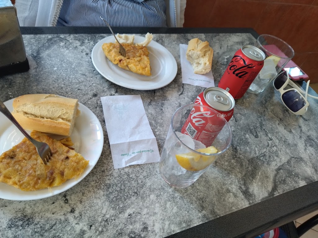 Bar Hermar — Comida y bebida