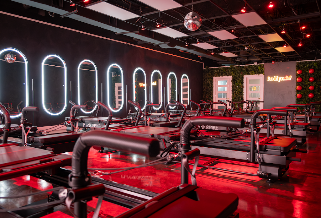  Plank to Pike Pilates