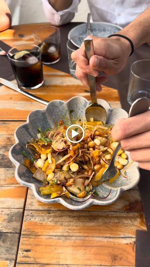 Chola Gastro Javea — Videos