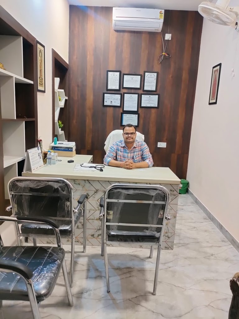 Dr. Dr Saket Kumar Cardiologist Hrdy Rog Vishessjny Hridyam Heart Clinic