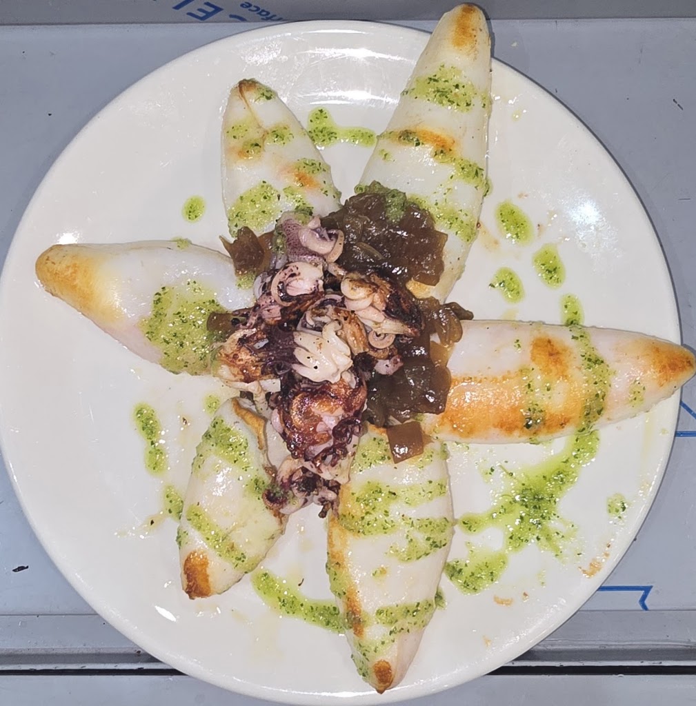 Fogones Restaurante Rivas — Comida y bebida