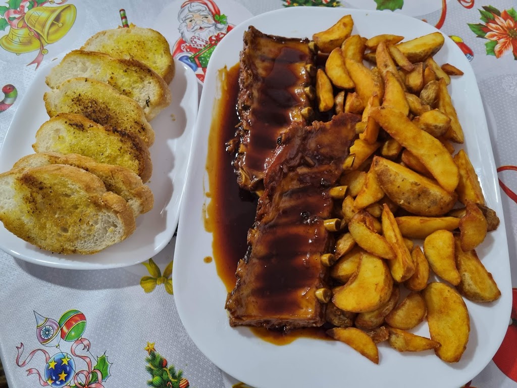 Bar La Tapa Tia , Casa Rocio — Comida y bebida