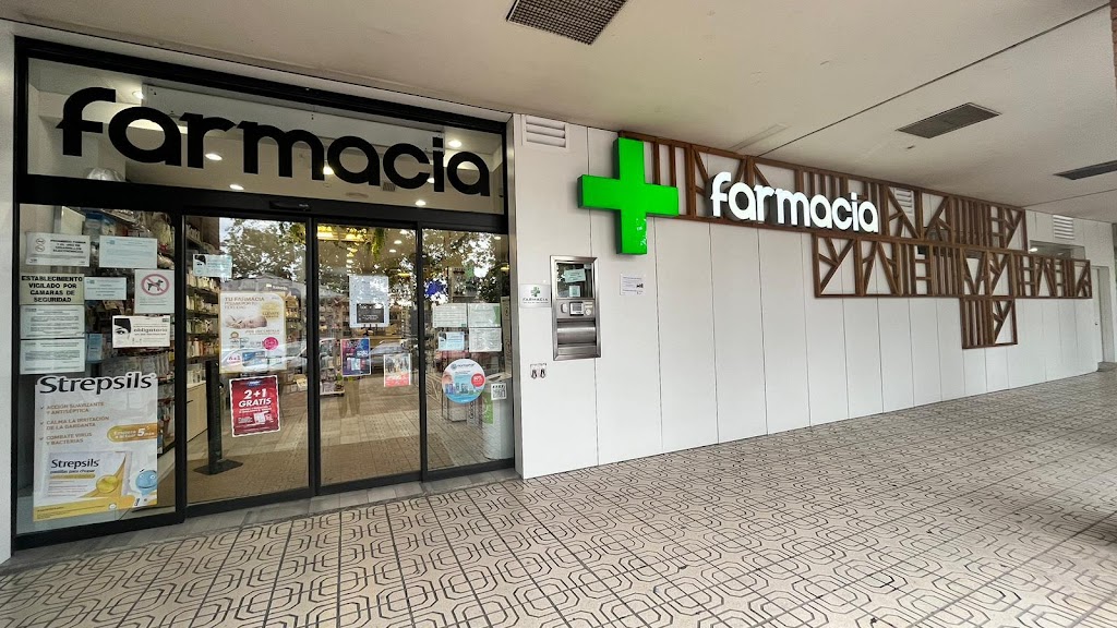 Farmacia El Juncal abierta 24 horas los 365 dias del ano — Del propietario