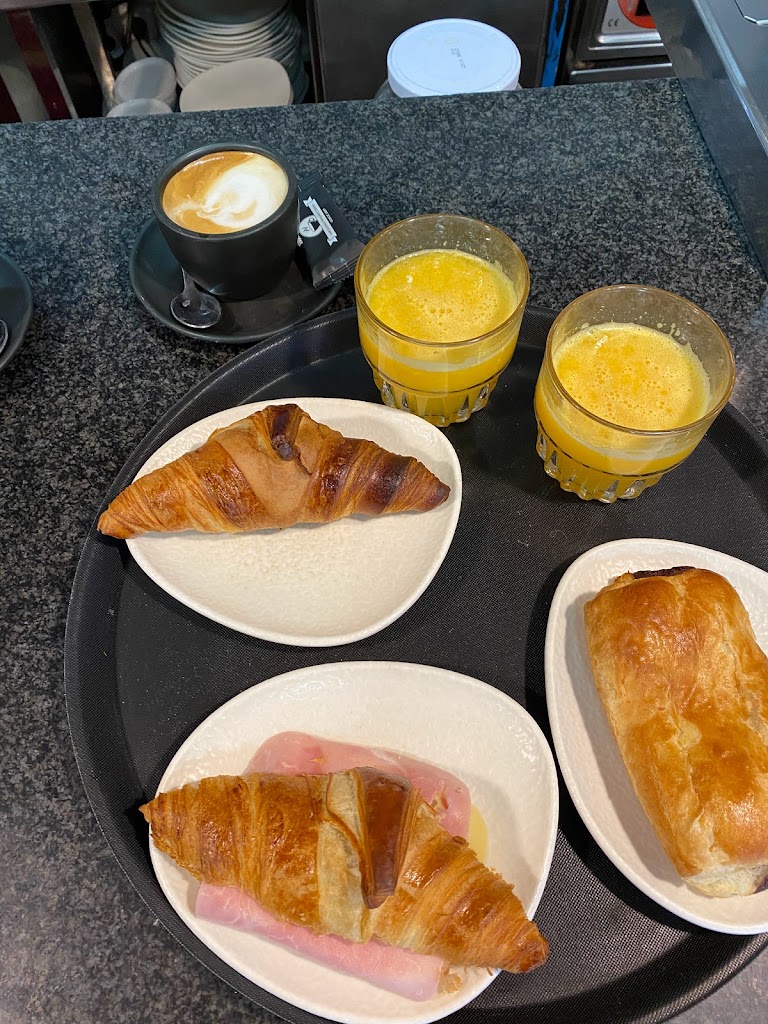 La Comercial — Cafe