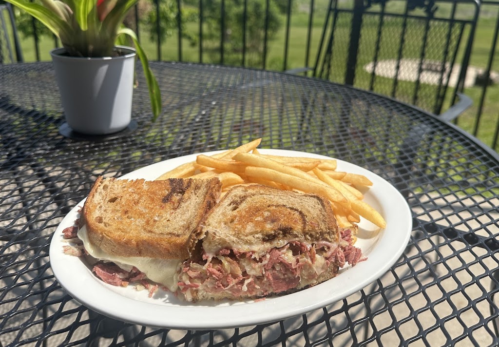  Ozzie's Skyview Club