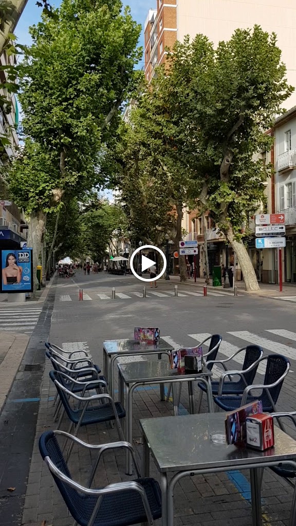 Cafeteria Mon Blau — Ambiente