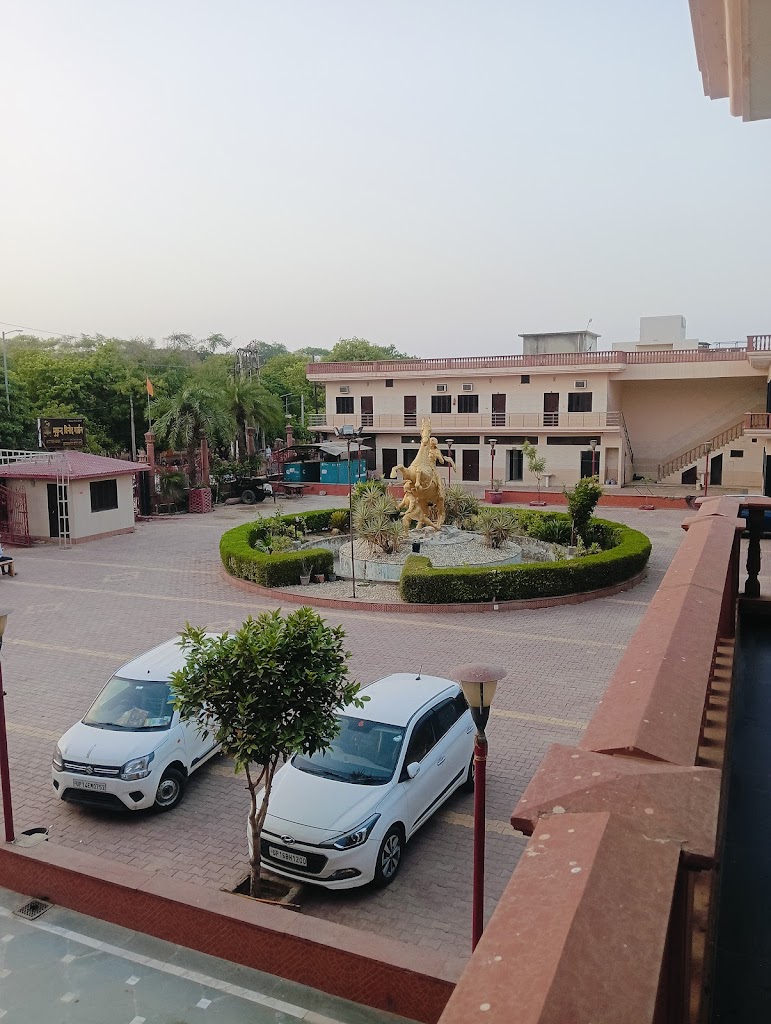 Mukund Vinod Garden Govardhan