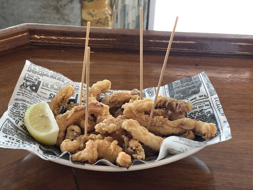 Bar El Refugio — Comida y bebida