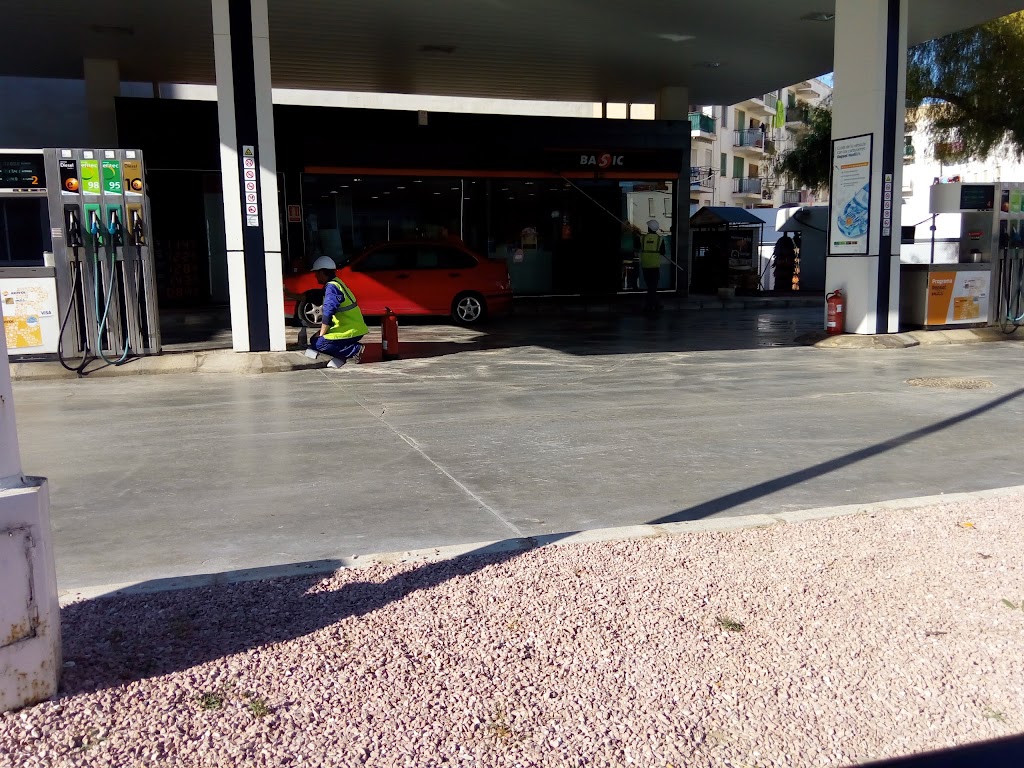 Estacion de Servicio Repsol — Surtidor de combustible