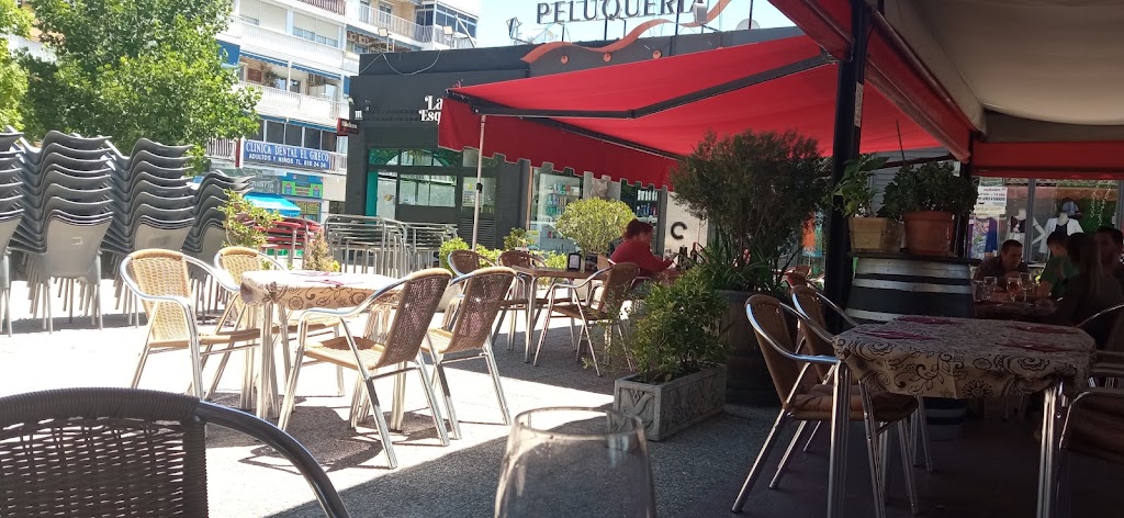 Cerveceria Bar-Restaurante La Plaza — Ambiente