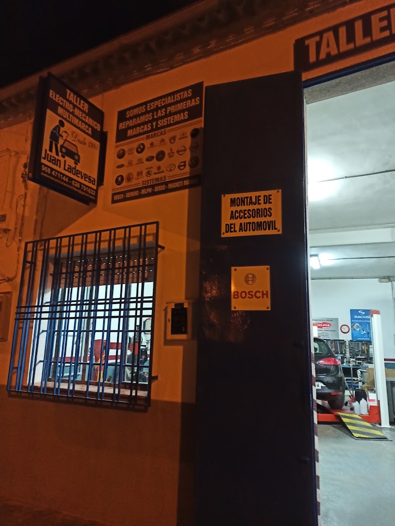 Taller Mecanico Juan Ladevesa — Exterior
