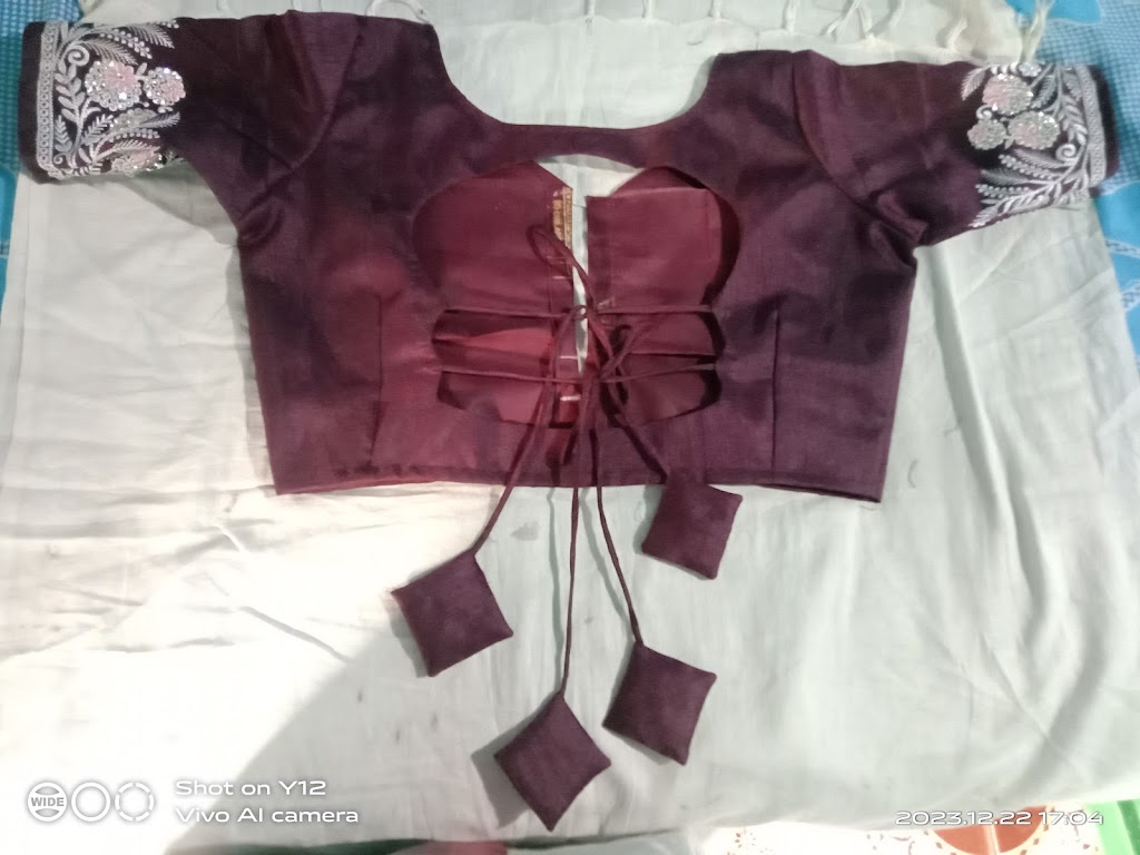 Komal Ladies Tailor Beauty Parlours