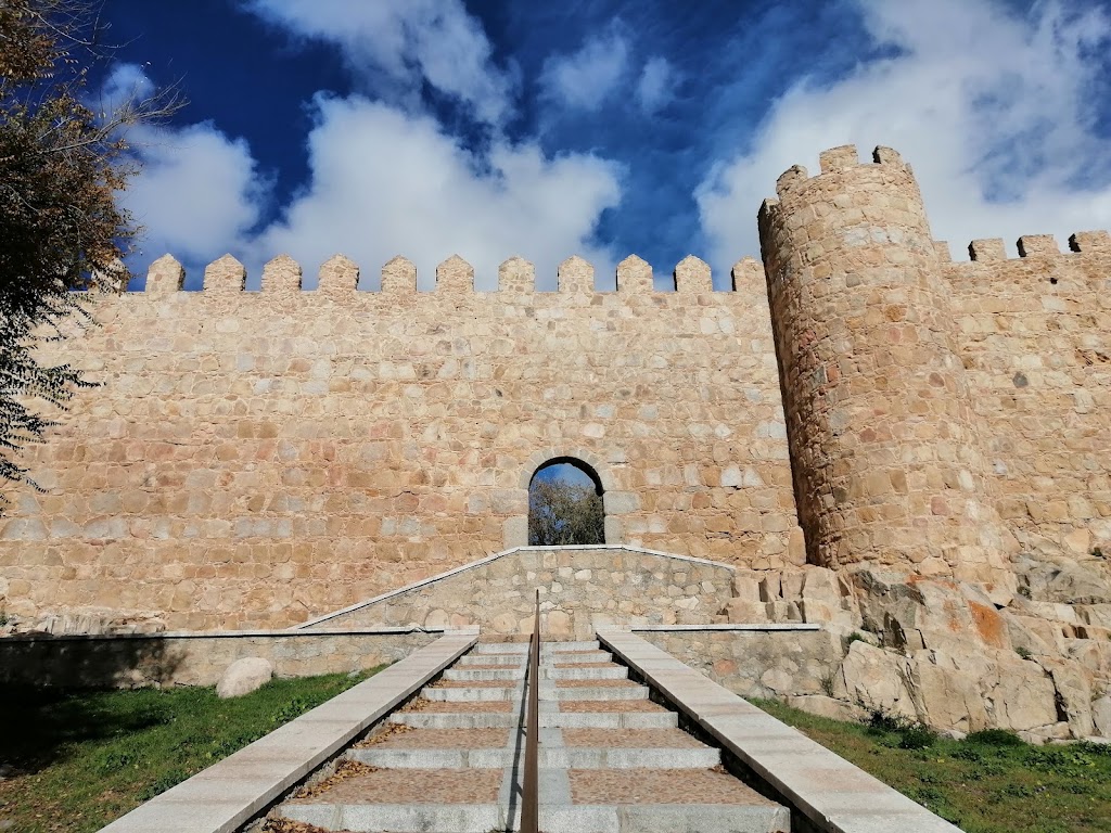 Puerta de San Isidro o de la Malaventura