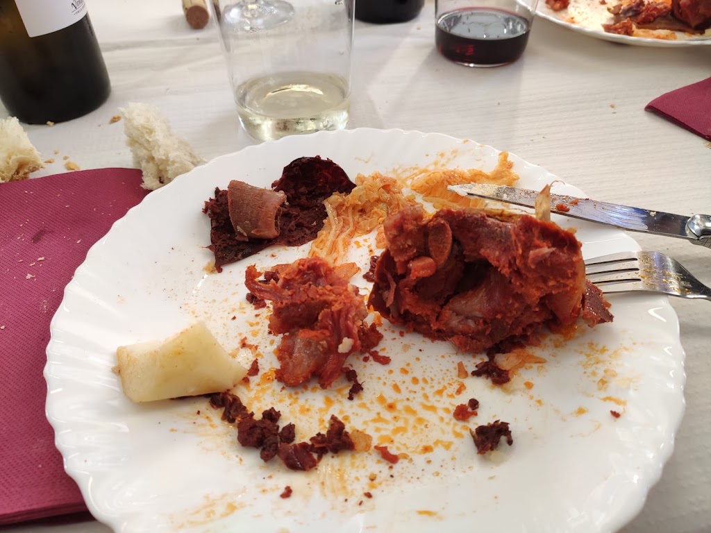 Cafe Bar Sina — Comida y bebida
