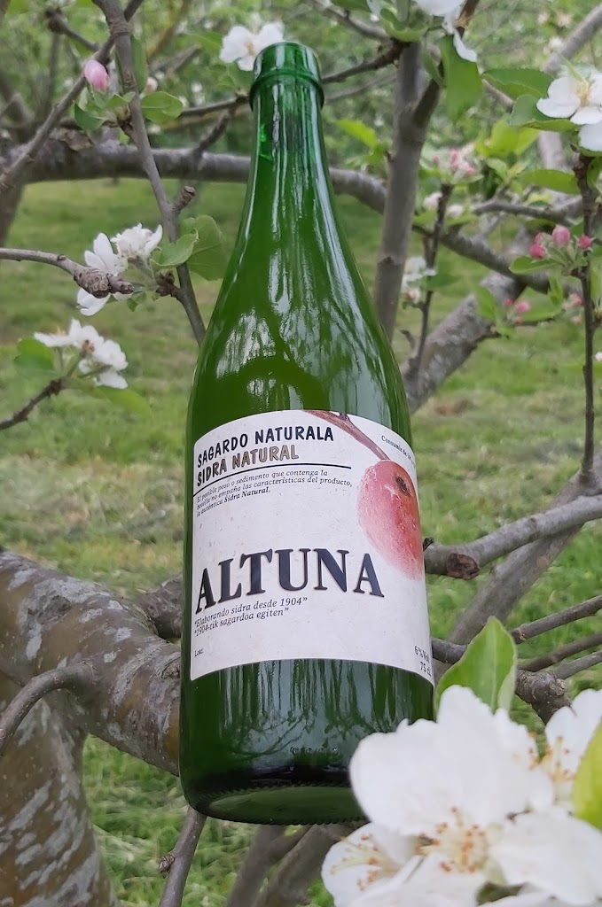 Sidreria Altuna Sagardotegia — Comida y bebida