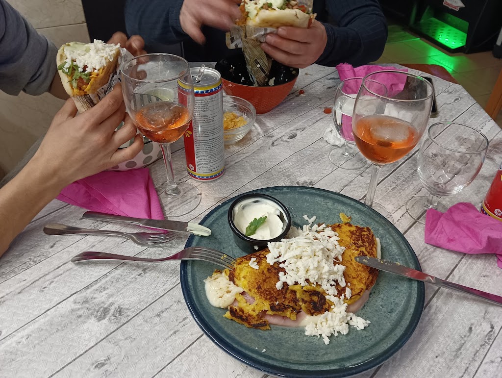 Veleze — Comida y bebida