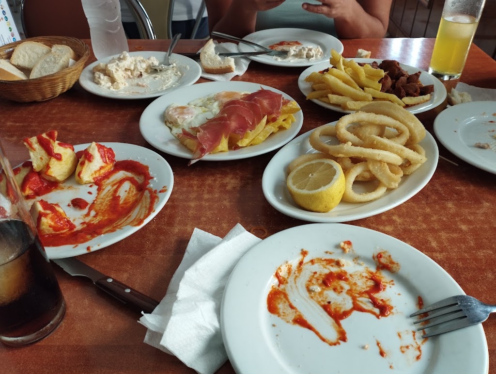 Restaurante Estadio — Comida y bebida