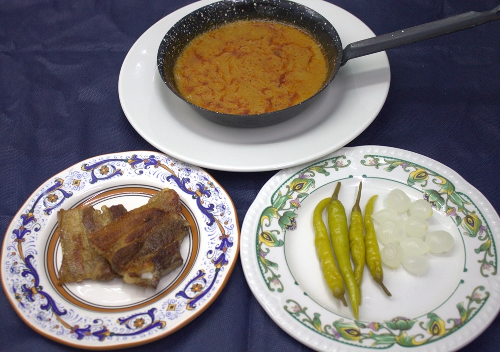 CAFETERIA RESTAURANTE Mirasol - Hnos. Hidalgo Ramirez S.L. — Comida y bebida