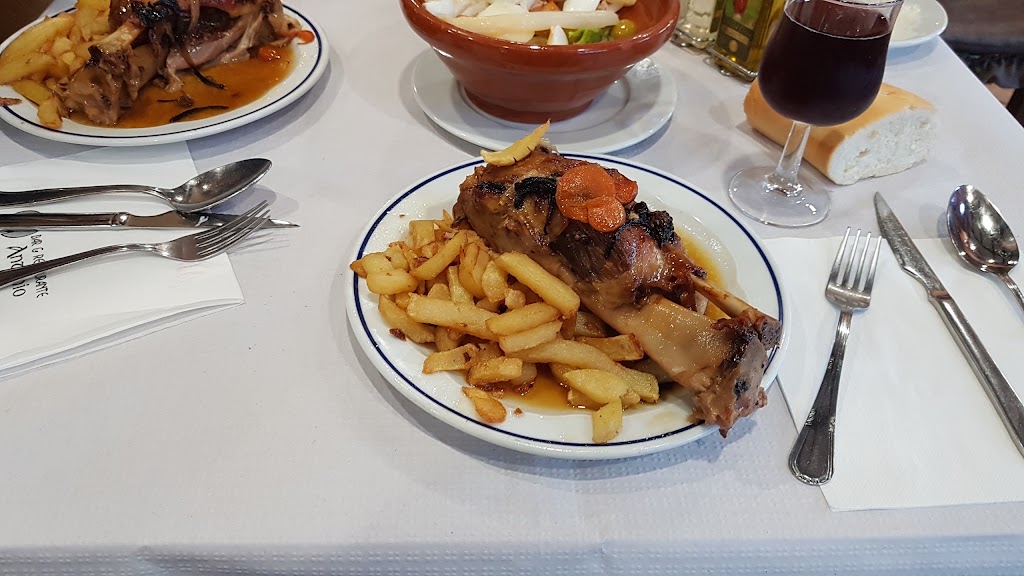 Antonio — Comida y bebida