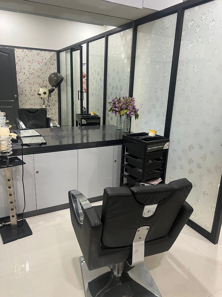 Siri S Hair And Beauty Clinic