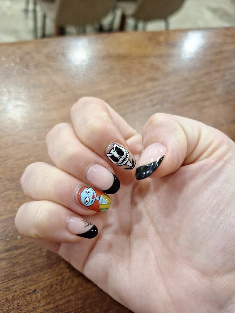T NAIL STUDIO — Manicura