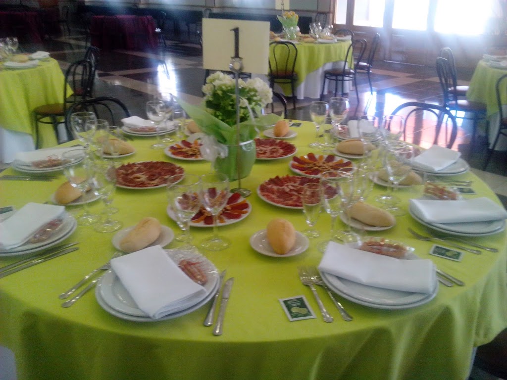 Restaurante La Cabana — Comida y bebida