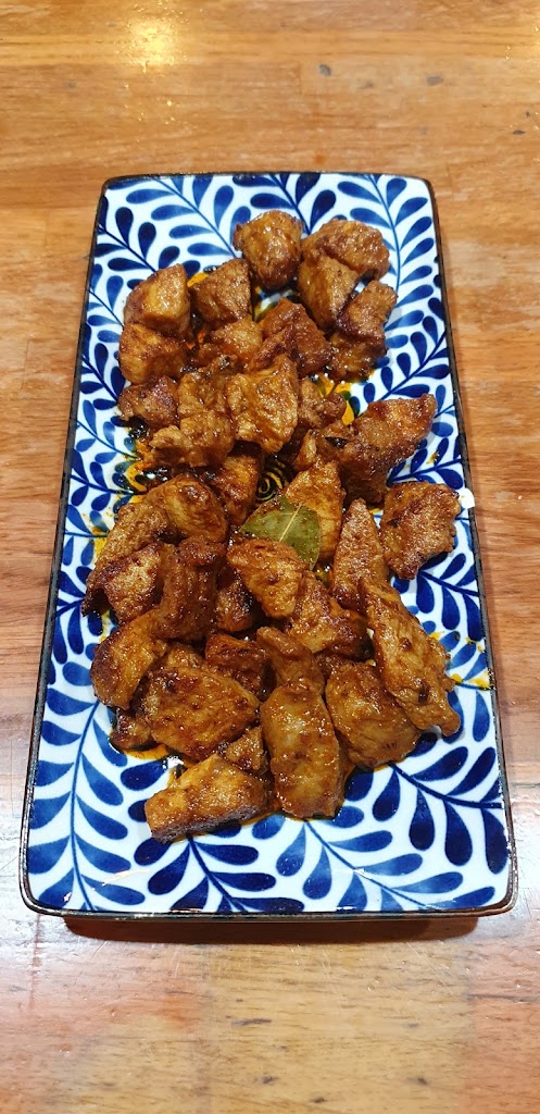 Tony's Cerveceria — Comida y bebida