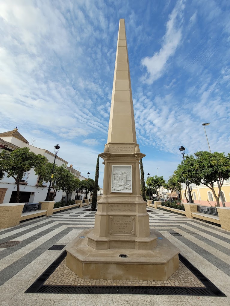 Obelisco dedicado al V Aniversario de la Muerte de Elio Antonio de Nebrija