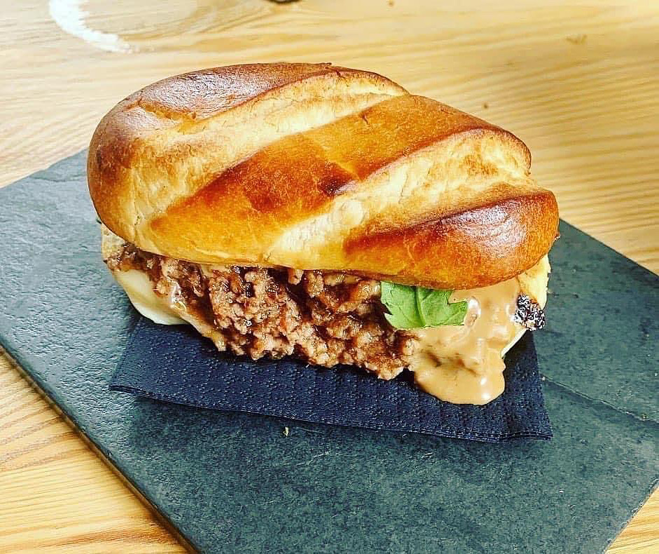 Bar Besana Tapas — Comida y bebida