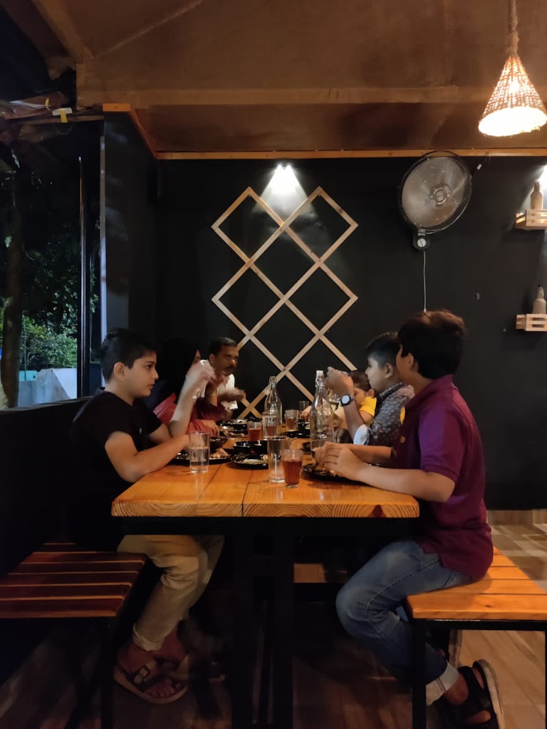 Lakeway Resto Cafe