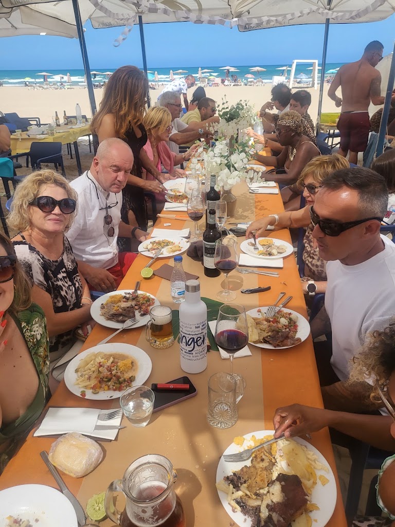 Chiringuito Budha Beach — Comida y bebida