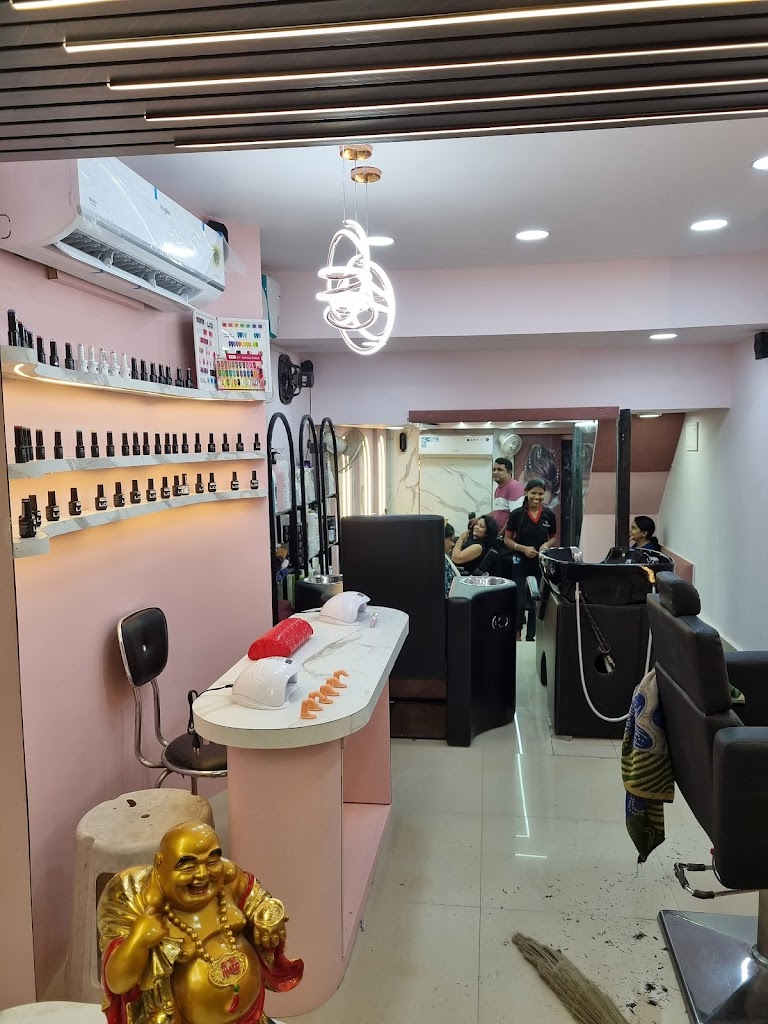 Cuts Salon Professional Academy