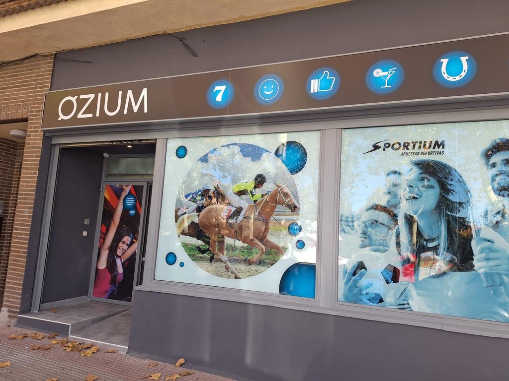 OZIUM VILLANUEVA DEL PARDILLO - Salon de Juegos