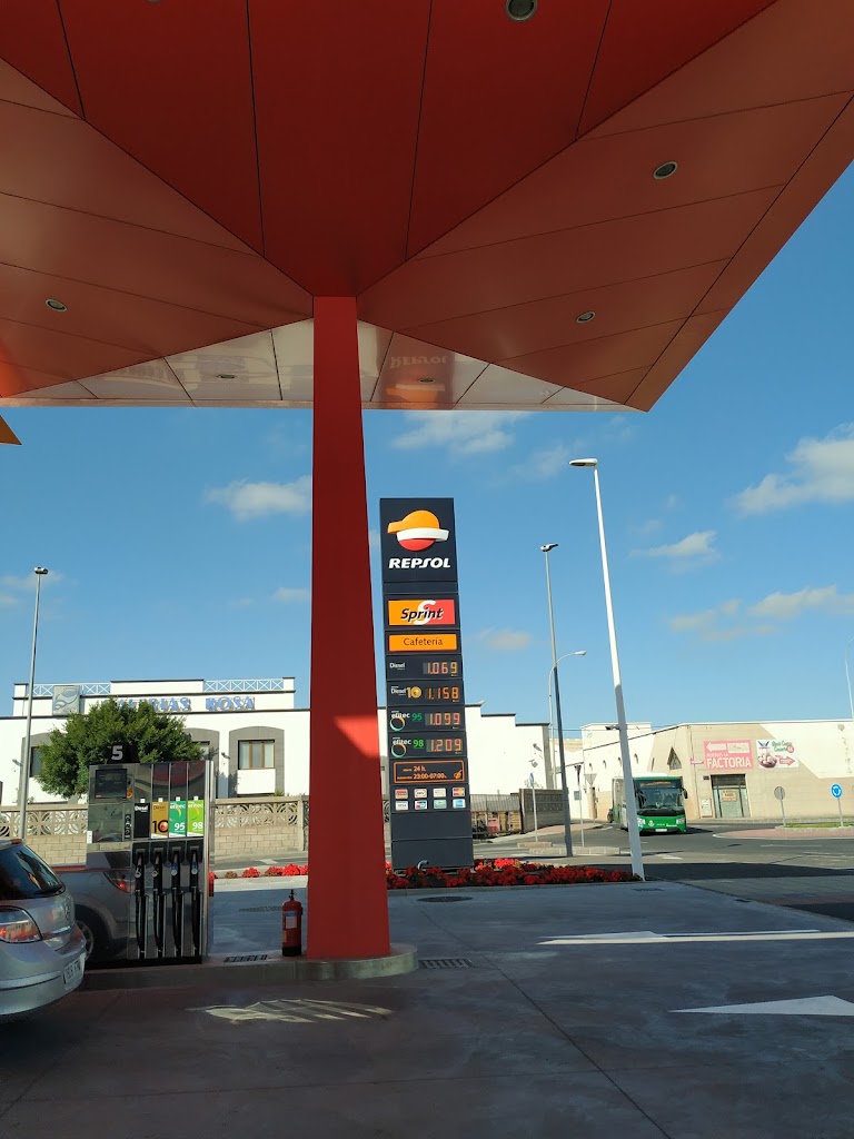 Estacion de Servicio Repsol Tenderete — Surtidor de combustible